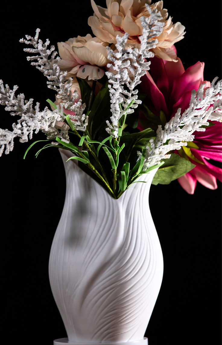 ๐ฟ Wave Bloom Vase โ Textured Matte White 3D Printed Decor